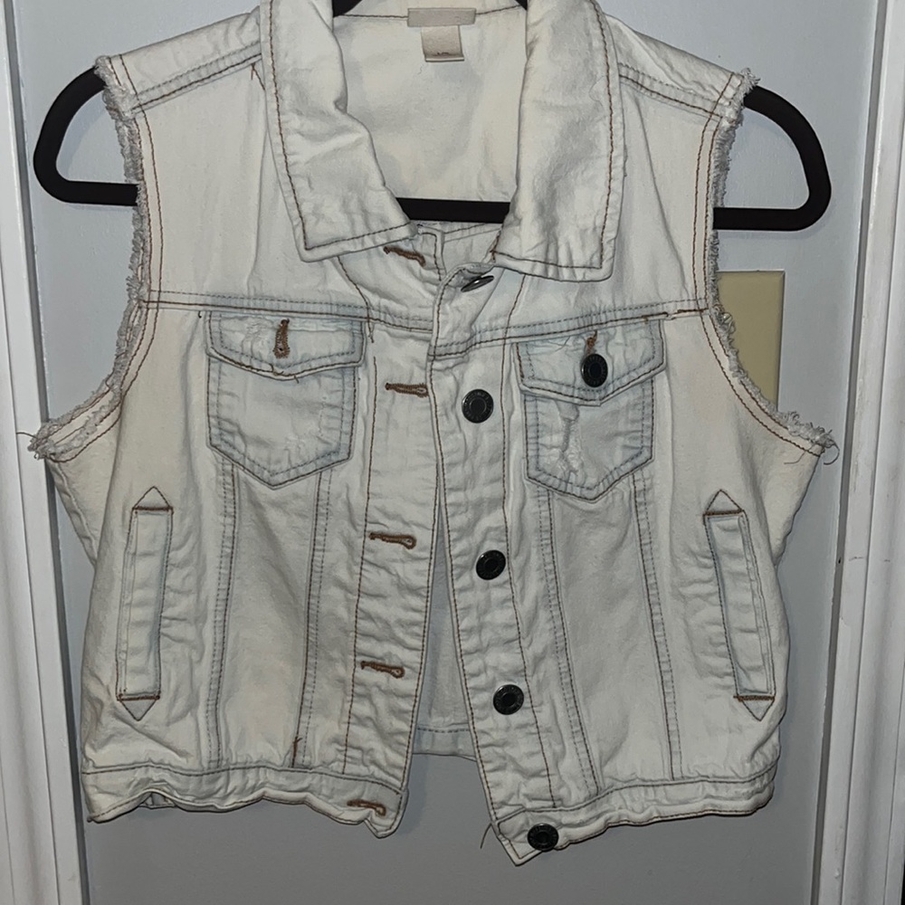 Mossimo vest super cute!! Raw hem edge on arm holes! From target